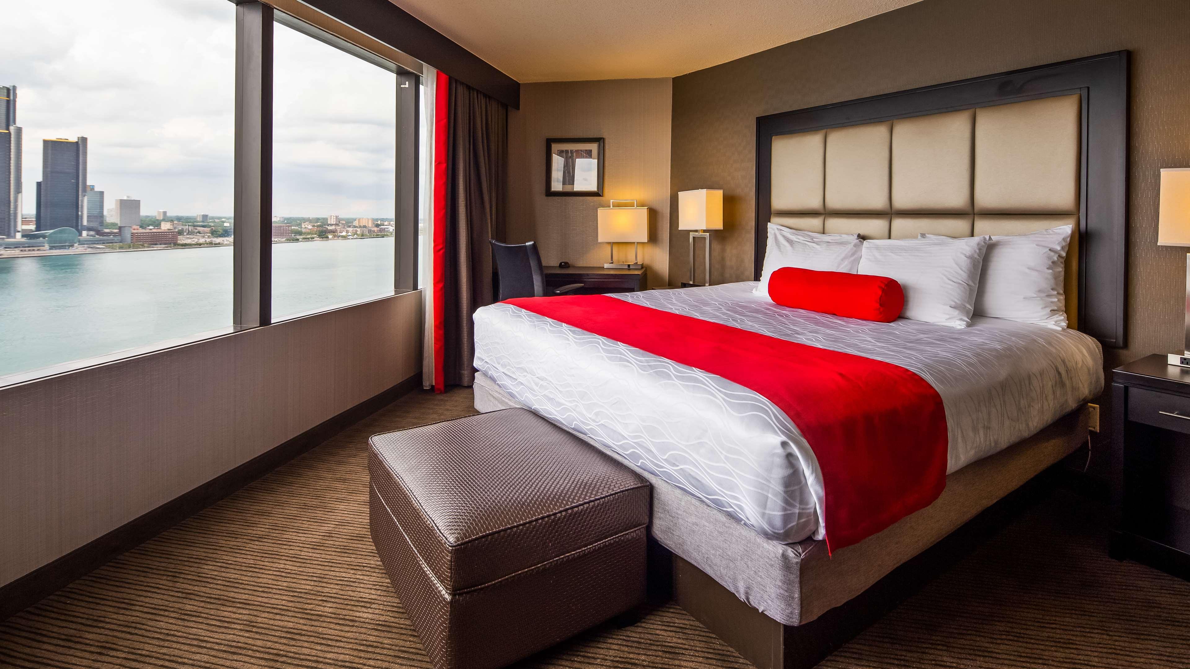 Best Western Plus Waterfront Hotel Windsor Exterior photo