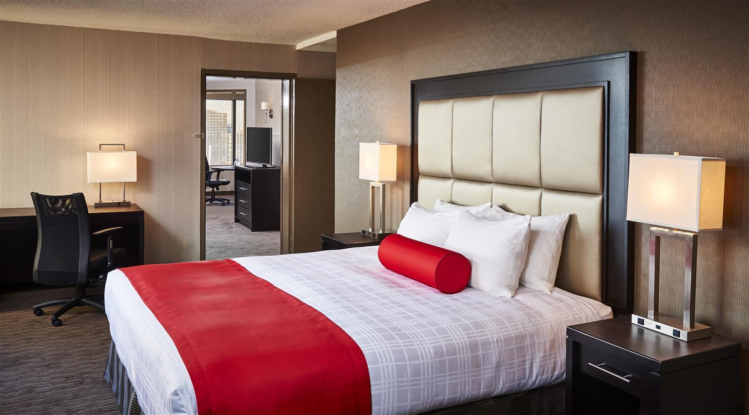Best Western Plus Waterfront Hotel Windsor Exterior photo