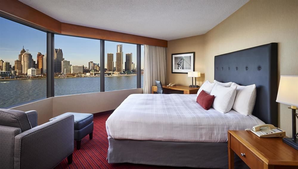 Best Western Plus Waterfront Hotel Windsor Exterior photo